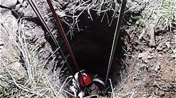 جدال با مرگ مرد مهریزی  در چاه 60 متری