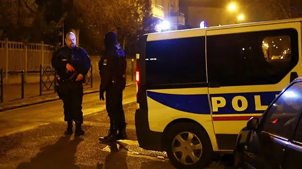 بازداشت زن شیطان صفت در مدرسه / او با پسر ها خلوت می کرد !