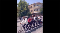 اجرای عجیب موزیک روی دوچرخه ۶ نفره در‌ بازار تهران / این فیلم جهانی شد