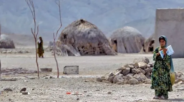 درسنامه جایگزین کلاس مجازی در مناطق محروم می شود / منظور وزیر آموزش و پرورش از کل ایران ، تهران است! 