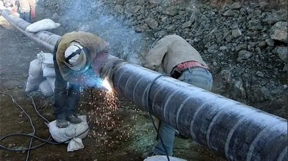 انفجار لوله نفت در آزاد راه قم به تهران / صبح امروز رخ داد