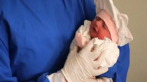 نوزاد فروشی در بیمارستان / خانواده نوزاد پول نداشتند