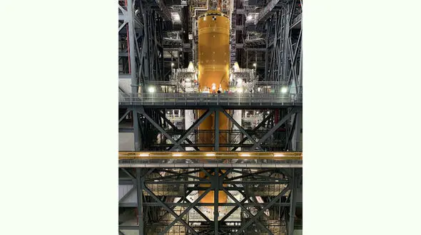 مقایسه ارتفاع موشک ناسا و تندیس آزادی + فیلم