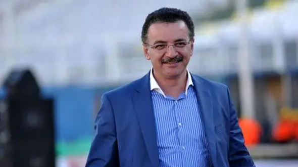 شکایت باشگاه سپاهان از محمدرضا زنوزی