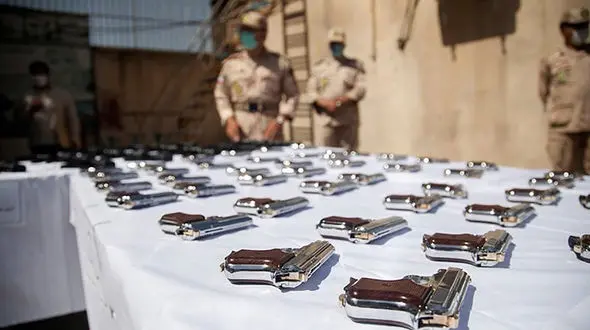 مردان تا دندان مسلح دستگیر شدند/ مرزبانی کرمانشاه وارد عمل شد