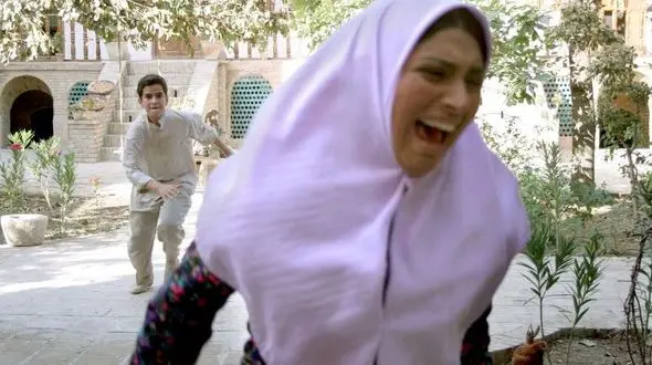 انتقاد کاربران از فیلم خانه پدری + عکس