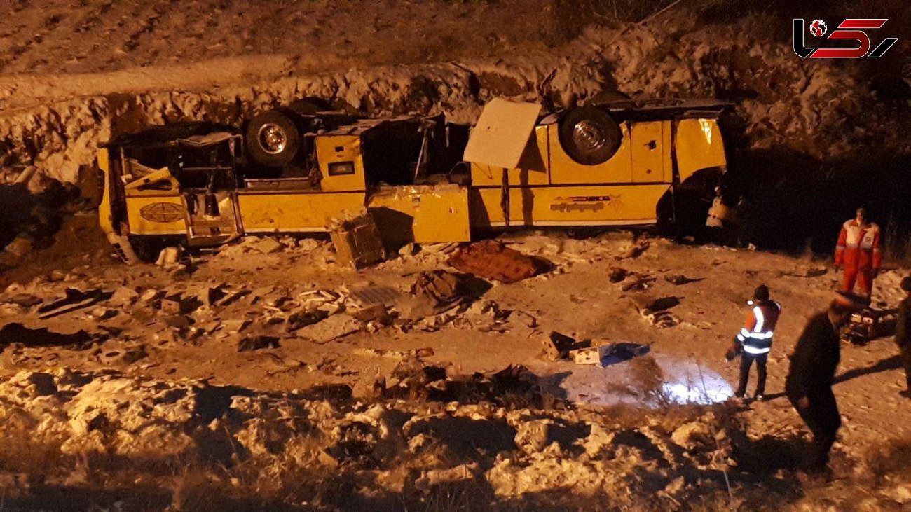 اولین فیلم  از  اتوبوس مرگ در جاده زنجان / 10 مسافر کشته شدند