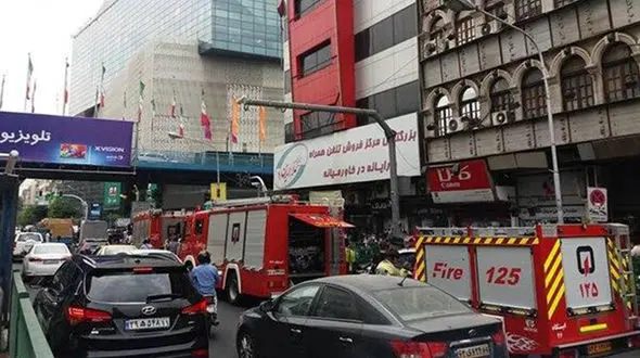 آتش سوزی در طبقه اول علاءالدین / همه جا را دود گرفته بود + عکس