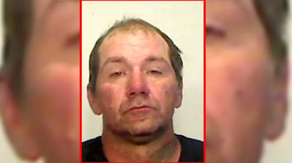 زوج کارتن خواب در مقابل اداره پلیس فلوریدا بی حیایی کردند تا بازداشت شوند!+عکس