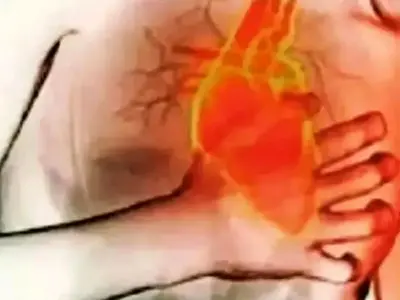 این علائم را هرگز نادیده نگیرید؛ ممکن است سکته قلبی باشد!