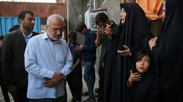 دلجویی استاندار قم از خانواده هایی که در حمله سگ داغدار فرزند شدند