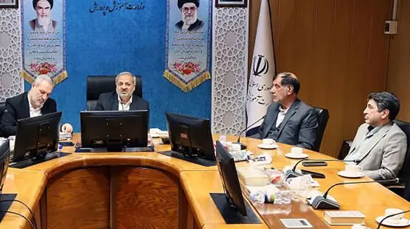 اذعان وزیر آموزش و پرورش به پایین بودن حقوق معلمان 