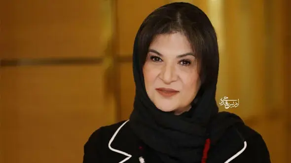 نگاهی به چیدمان منزل شاه پسند ریما رامین فر و آقا زاده خوش تیپش/ کتابخونه عظیم، مبلمان چرمی، فرش ابریشمی، مبلمان استقبال، نقاشی دیواری بهشتی
