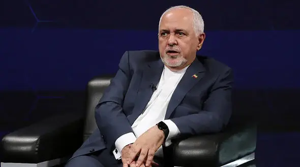 ظریف: با استاد فرشچیان خیلی به دنیا فخر فروختم + فیلم