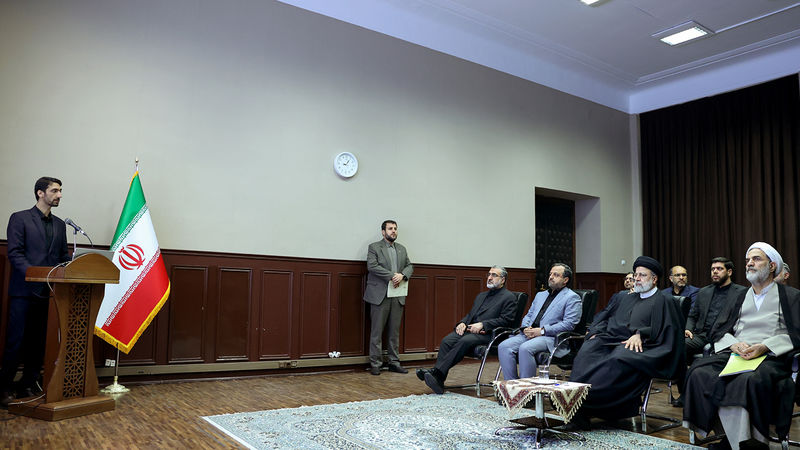  آیت الله سید ابراهیم رییسی رئیس جمهور با حضور در وزارت اقتصاد و امور دارایی از رصدخانه اقتصاد ایران به صورت رسمی رونمایی کرد. 