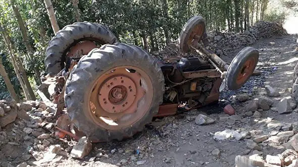 مرگ دردناک زن 60 ساله زیر تراکتور در گیلانغرب + عکس