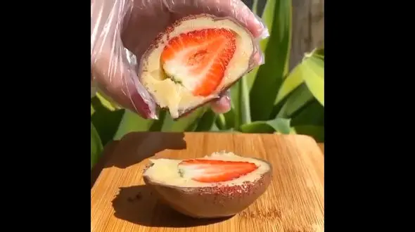 دسر توت فرنگی شکلاتی + فیلم 