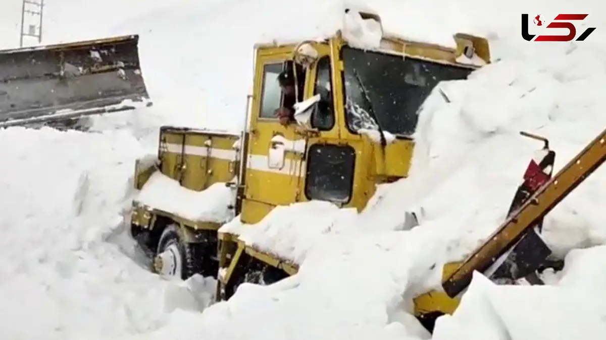 سقوط بهمن گردنه‌ چری در شهرستان کوهرنگ را مسدود کرد 