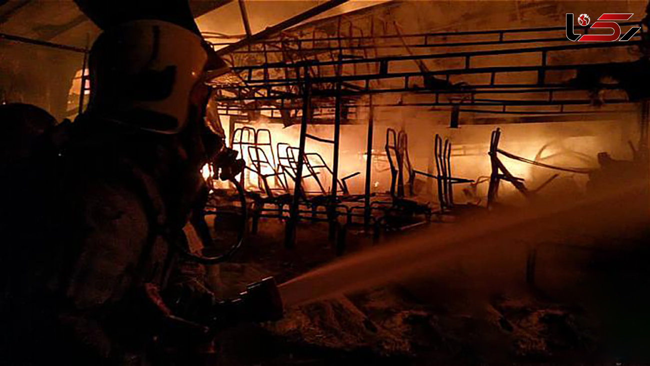 آتش سوزی هولناک در گاراژ قطعات خودروهای اسقاطی خاوران + عکس ها 