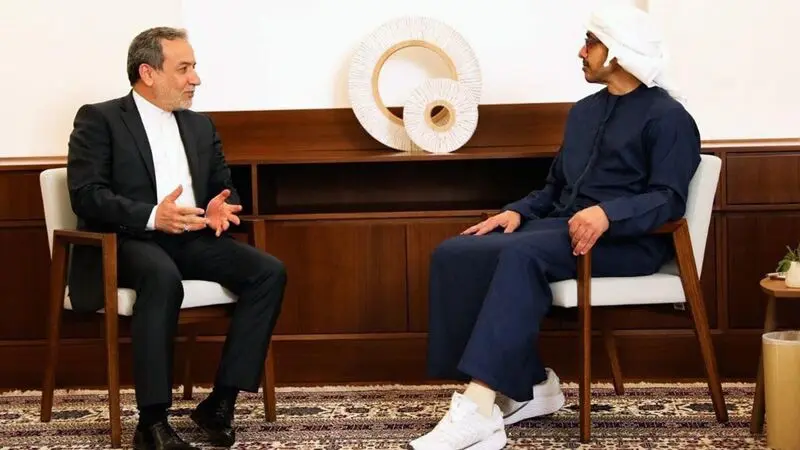 دیدار سید عباس عراقچی وزیر امور خارجه با مقام اماراتی
