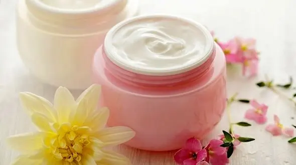 8 توصیه درباره استفاده موثر از کرم مرطوب کننده