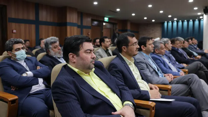 	حجت‌الاسلام والمسلمین محسنی اژه‌ای، در جریان سفر به استان یزد، در جمع کارکنان دستگاه قضایی این استان	