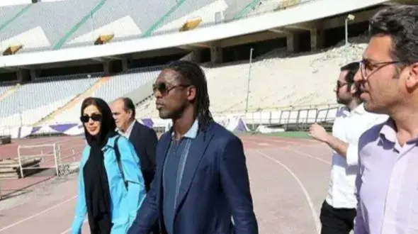 همسر سیدورف از کنار او جنب نمی‌خورد + عکس