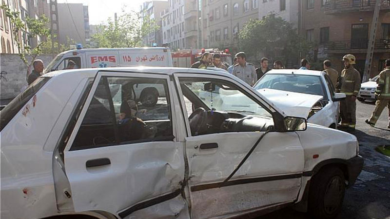  واژگونی پراید پس از تصادف با سمند + تصاویر