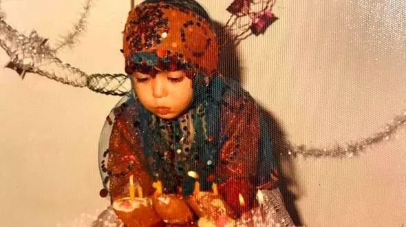 حدس بزنید این عکس متعلق به کدام خانم بازیگر ایرانی است ؟! / عمرا بشناسید !