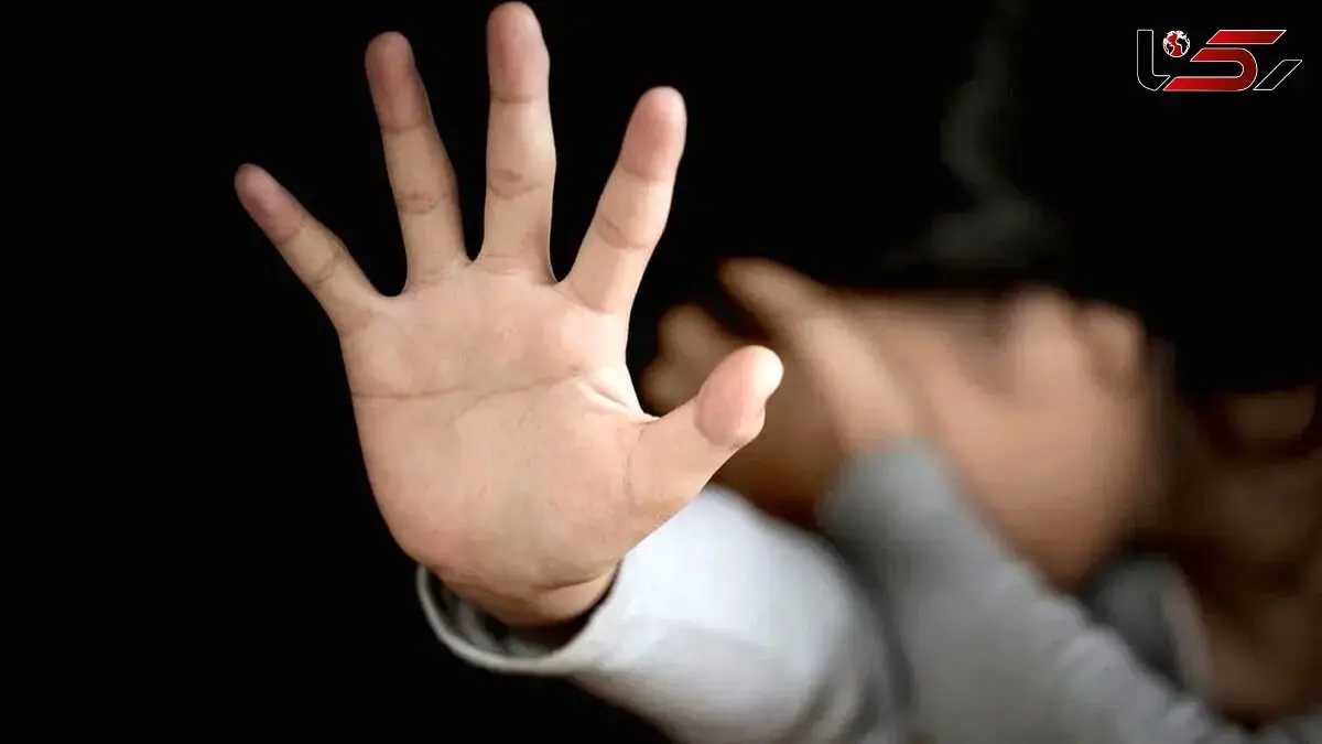 پای بساط نامادری ام با هم آینده را دود می کردیم