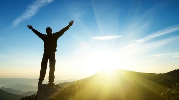 مراقب خوشبختی های قشنگ و دوست داشتنی مان باشیم