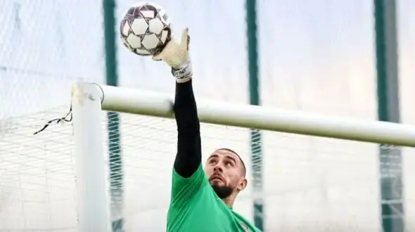 گندوز بعد از فسخ با پرسپولیس، استقلالی می‌شود؟