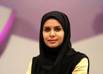 عکسی از پوشش متفاوت خانم مجری صداوسیما