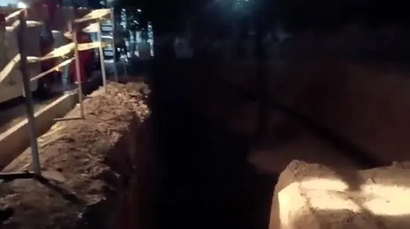 فاجعه در گودبرداری اسلامشهر / بی‌توجهی به ایمنی، دو  نوجوان را راهی بیمارستان کرد+ فیلم