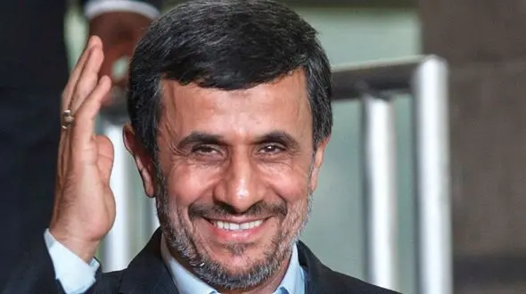 عکس / محمود احمدی نژاد  با نمره ۸.۷ از ۱۰ جزو زیباترین قیافه ها در جهان شد / هوش مصنوعی : بالاترین نمره در خط فک و زاویه سازی صورت
