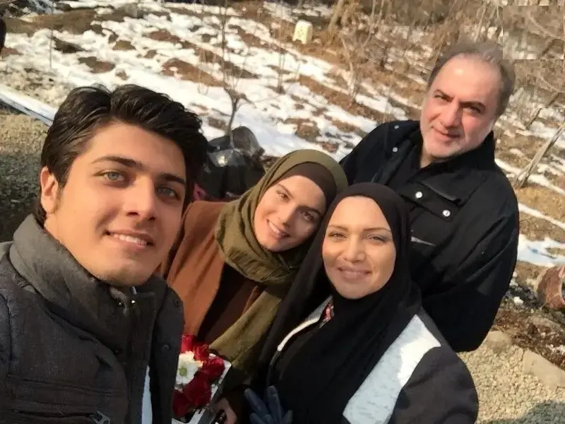 غزاله اکرمی بازیگر نقش سوجان را در پشت صحنه سریال «هست و نیست»