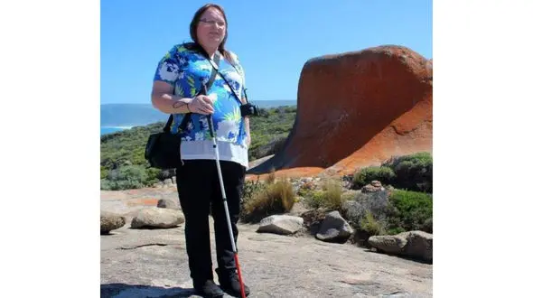 کور شدن به خاطر آرایش و زیبایی+عکس