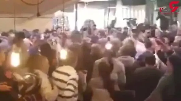 لحظه پرتاب گوجه به سمت نتانیاهو از سوی یک زن + فیلم