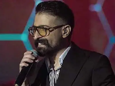 دانلود آهنگ حمید هیراد اگر که امشب برسد در بزند /میان اما و اگر میان این دلهره ها خواب بمانم چه کنم