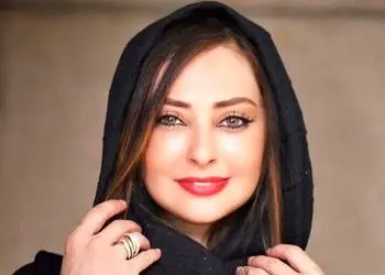 فیلم / نفیسه روشن: اولین خواستگارم عضو تیم ملی فوتبال بود / بین دو نیمه بهم زنگ میزد ... همه  گفتن نه بگو ؛ ... حالا اون ازدواج کرده توی اروپا خوشبخته منم ... 