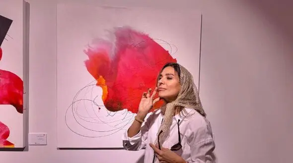 استایل متفاوت و فوق هنری سحر دولتشاهی و نازنین بیاتی در نمایشگاه آثار ابراهیم حقیقی ! + عکس ها
