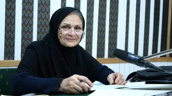 گوینده نوستالژیک دهه شصتی ها همچنان وفادارانه اجرا می کند