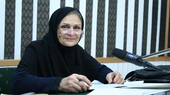 گوینده نوستالژیک دهه شصتی ها همچنان وفادارانه اجرا می کند