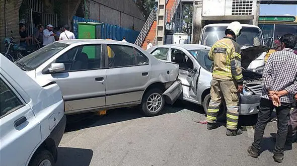 حادثه ای هولناک در بزرگراه فتح / تصادف زنجیره ای حادثه آفرید + عکس