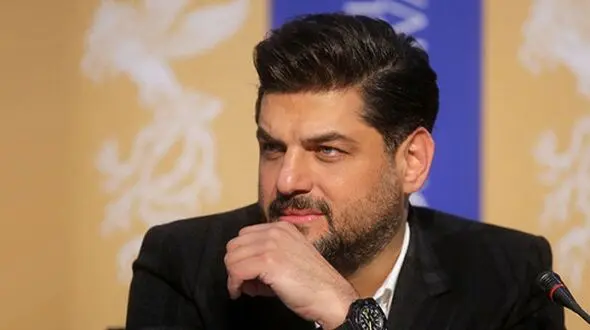 ساعت نارنجی و ۱۳۵ میلیونی سام درخشانی، سادگی تیپش را برجسته کرد