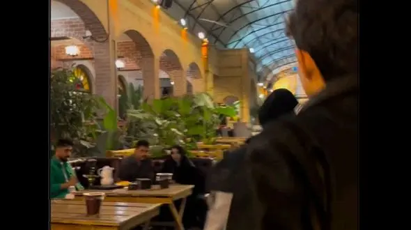 فیلم واقعی /  زن ایرانی شوهرش را با دوست دخترش گیر انداخت ! / فقط به احترام صدای سیلی باید ایستاد !