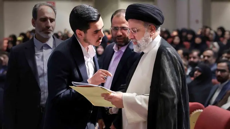 آیت الله سید ابراهیم رییسی رییس جمهور کشورمان، امروز ( دوشنبه )  در آیین تجلیل از معلمان نمونه کشوری
