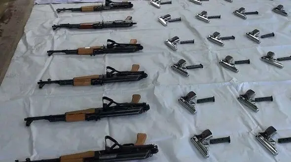 محموله سلاح غیرمجاز در پژو جاسازی شده بود/ قاچاقچیان در لرستان زمینگیر شدند 