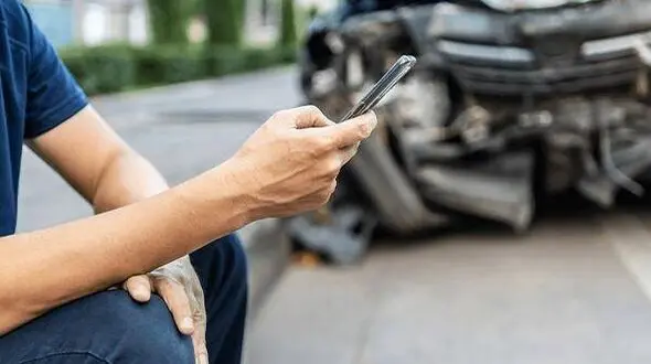 خسارت بیمه را فوری بگیرید؛ همه چیز درباره سرویس خسارت آنی بیمه بازار