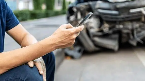 خسارت بیمه را فوری بگیرید؛ همه چیز درباره سرویس خسارت آنی بیمه بازار